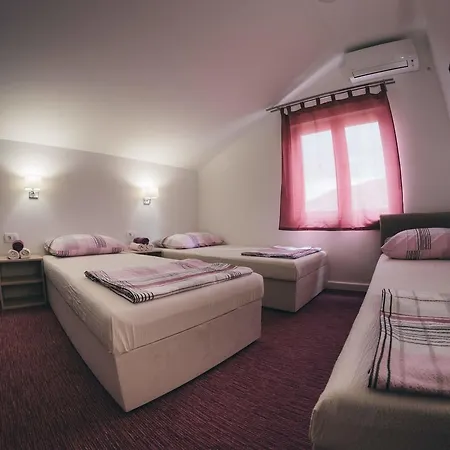 Daris Villa Blagaj