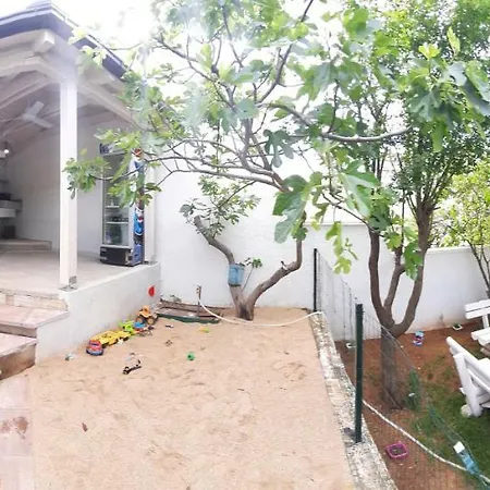 Daris Villa